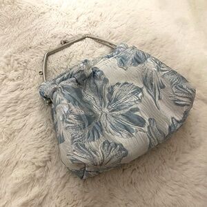 Elegant Blue Floral Women's Clutch